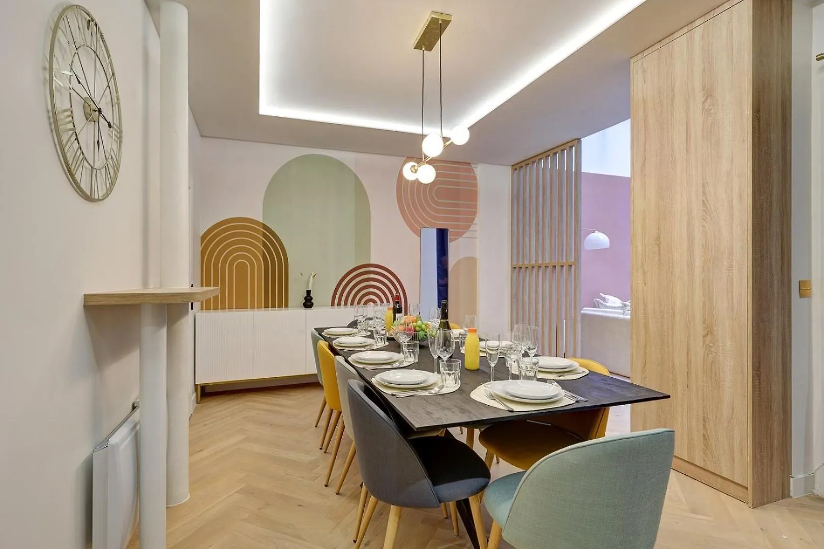 305 Lion - Superb In * Paris